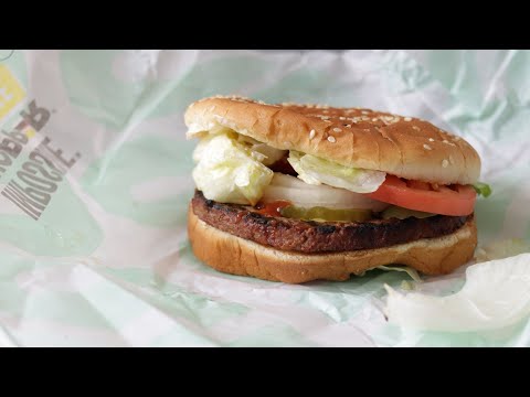 First Time Trying Burger King&#039;s Impossible Whopper | Does Fake Meat Taste Good?