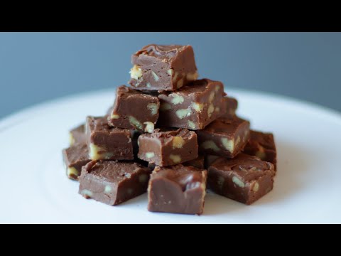 How to Make Traditional Fudge | Creamy Old Fashioned Fudge Recipe
