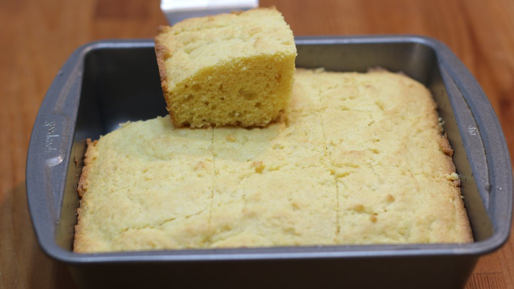 Easy Sweet Cornbread Recipe