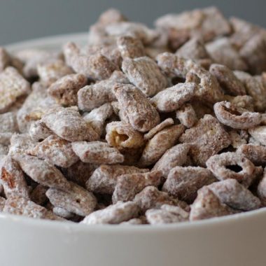 White bowl full of muddy buddies