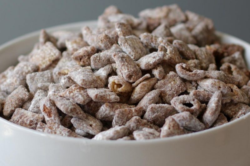 White bowl full of muddy buddies