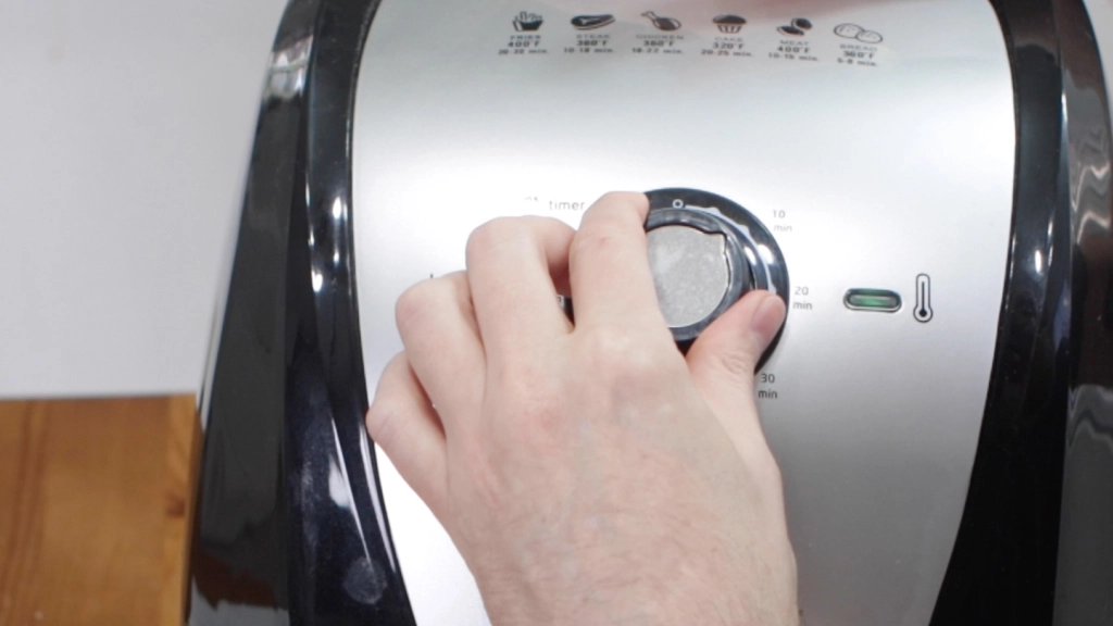 Hand setting time on the air fryer