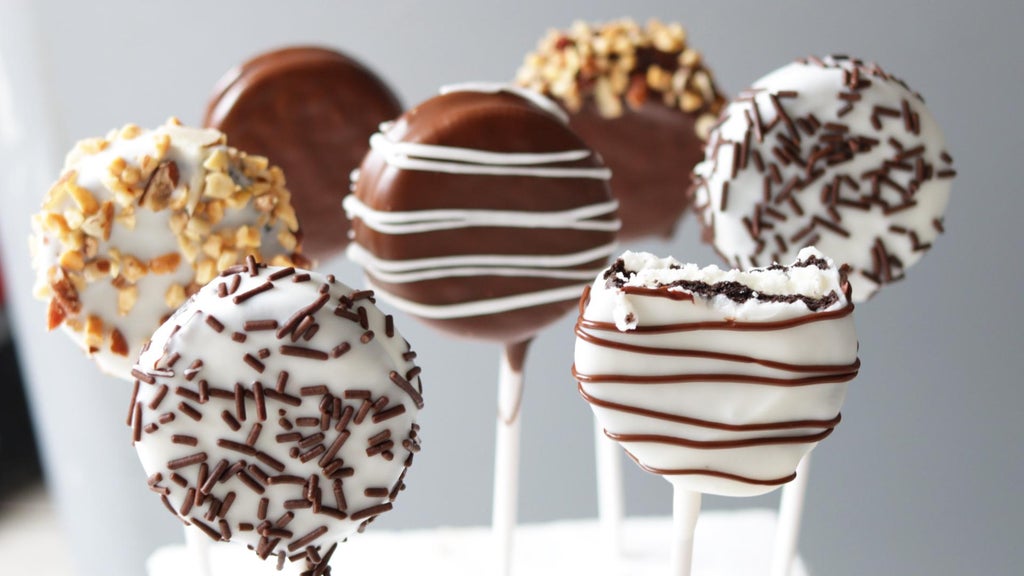 Premium Photo  Christmas homemade chocolate cake pops on sticks