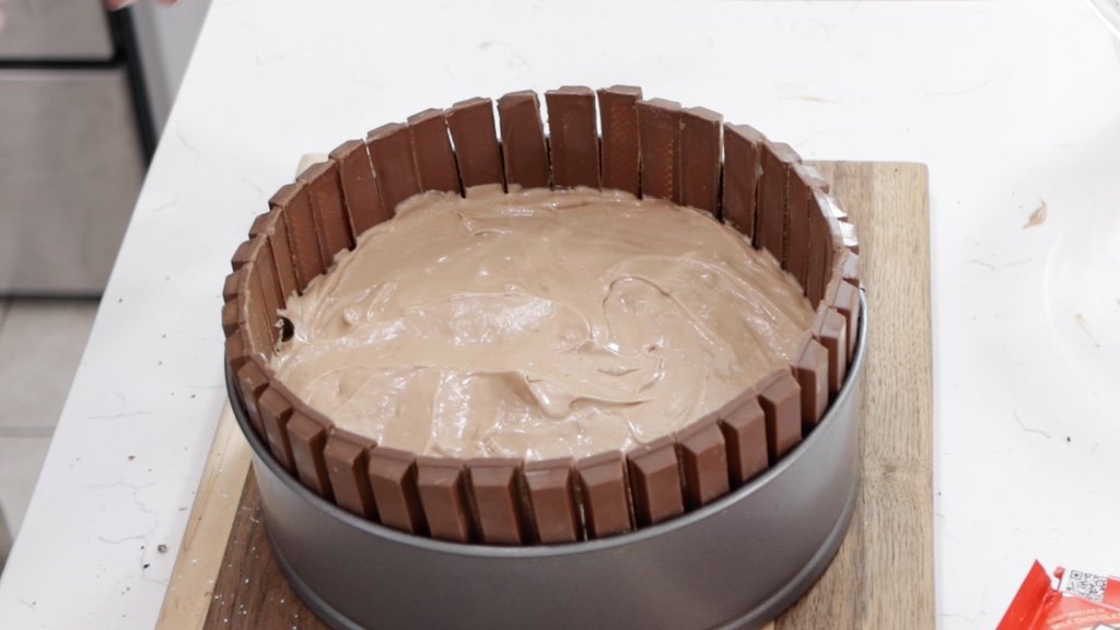 No bake chocolate cheesecake with kit kats. 
