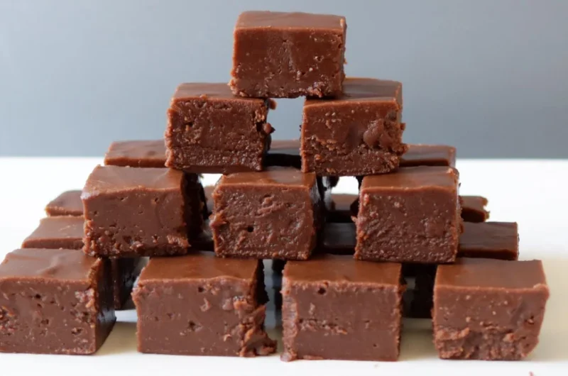 2 ingredient chocolate peanut butter fudge