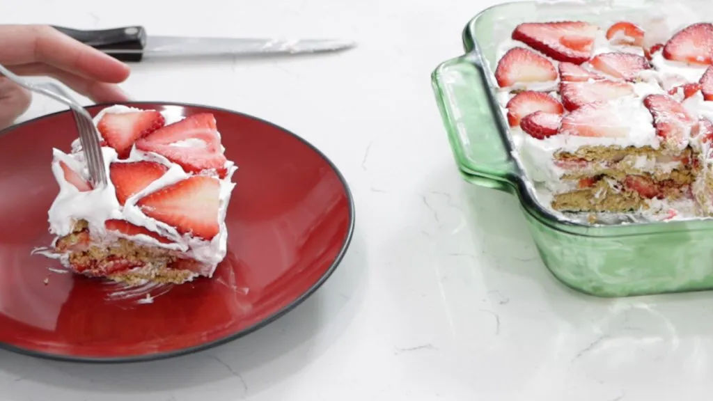 Strawberry Icebox Cake Only 3 Ingredients