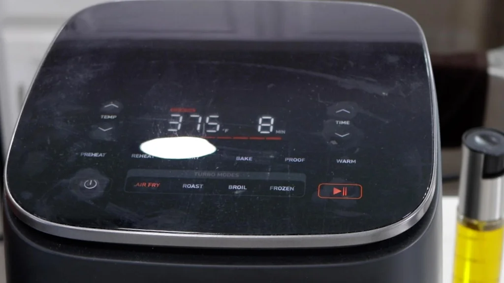 Setting the temp on the air fryer. Setting the temp on the air fryer.